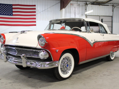 1955 Ford Fairlane Sunliner